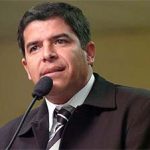 Brigadistas encontram envelope com dinheiro na Câmara Legislativa do DF e devolvem ao presidente da Casa