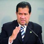 Ministro do Trabalho vence como heroi a batalha com a mídia, a reboque das bênçãos de Dilma