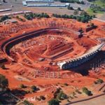 Operários decidem continuar com greve no Estádio Nacional de Brasília, que hoje completa uma semana