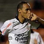 Adiada a decisão do Campeonato Brasileiro, cidade de São Paulo é transformada em palco da rivalidade