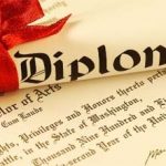 Senadores ignoram o controle da mídia e aprovam exigência de diploma para o jornalismo