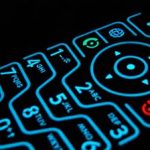 Operadoras de celular ignoram sanção da Anatel e usam prepostos para vender novas linhas