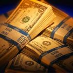 Moeda norte-americana cai para R$ 1,95 e mercado financeiro teme uma disparada de preços no Brasil