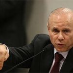 Presunçoso, o ainda ministro Guido Mantega continua acreditando que é a versão ítalo-brasileira de Aladim