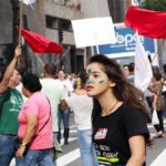 Professores da rede pública de SP fazem protesto eleitoreiro e paralisam a Avenida Paulista