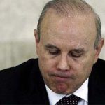 Em Brasília, Mantega anuncia a desoneração do álcool; em Santos, porto sofre novo apagão logístico