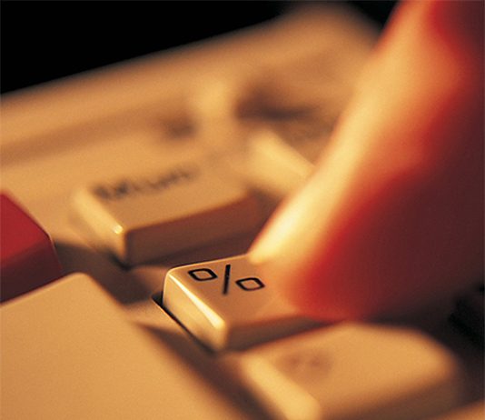 Mercado financeiro eleva previsão da Selic para 13,75% ao ano