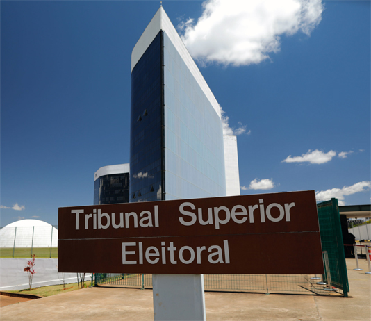 Velhaco, partido Novo leva invertida no TSE e shows em apoio a Lula acontecem em três capitais