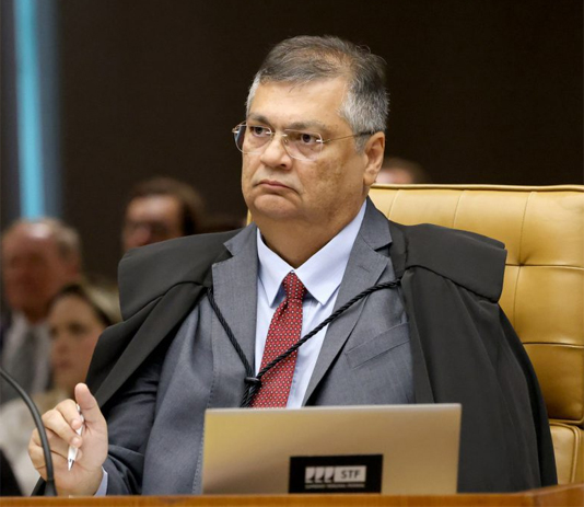 Flávio Dino acaba com a aposentadoria compulsória como punição a juízes
