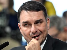 Flávio Bolsonaro é alvo de inquérito no STF por supostamente caluniar Lula