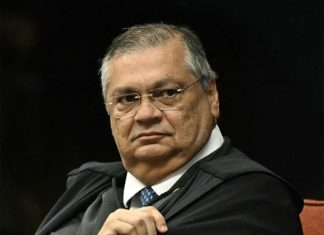 Dino solicita à Câmara explicações sobre viagem do deputado Mário Frias ao exterior