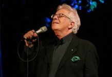 Morre Peppino di Capri, ícone da música italiana, aos 86 anos
