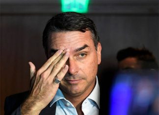 Quando o assunto é saúde, Flávio Bolsonaro mente sem qualquer dose de cerimônia e vergonha