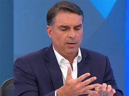 Flávio Bolsonaro se acovarda e faz exigências para abrir os próprios sigilos e os da família
