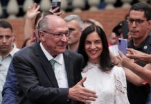 Em Aparecida, Geraldo Alckmin pede isenção da Justiça Eleitoral